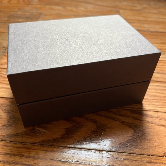 📍SOLD📍Hibiscus Mahajad by Maison Crevelli Extrait de Parfum. - Picture 5 of 9